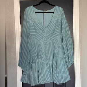 Free People long sleeve dress with pockets!